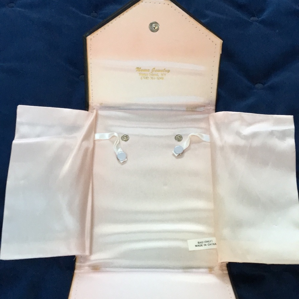 Faux leather luxury jewelry case